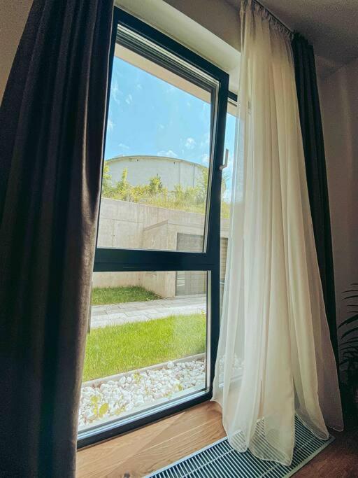 8Ight Appartement Braşov Buitenkant foto