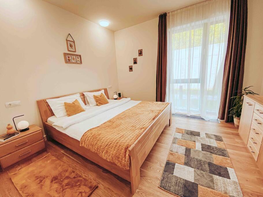 8Ight Appartement Braşov Buitenkant foto