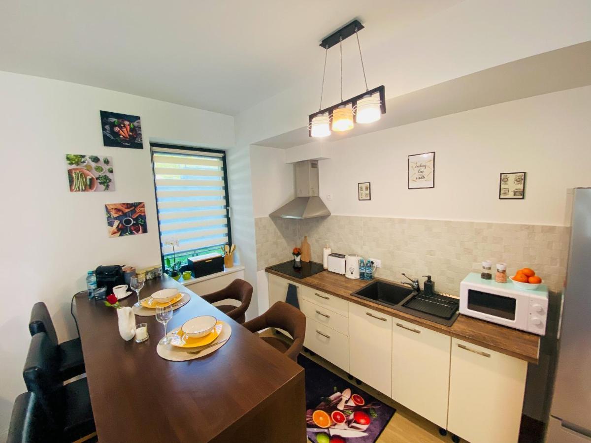 8Ight Appartement Braşov Buitenkant foto