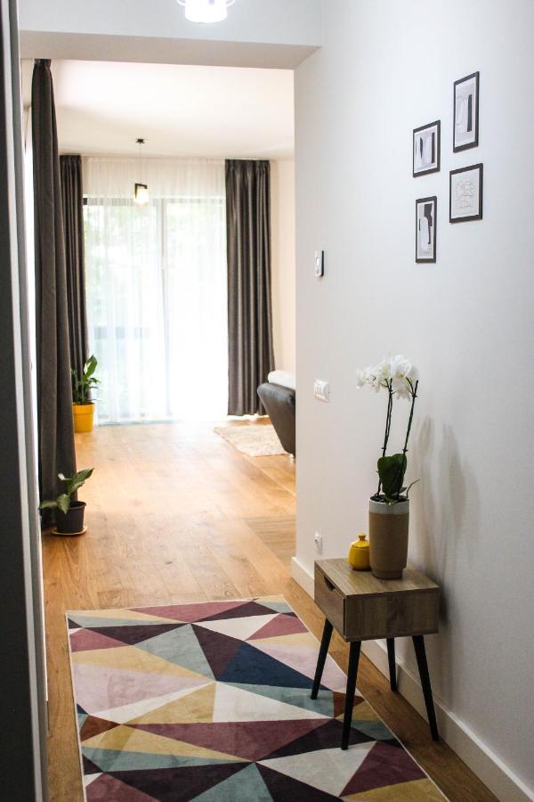 8Ight Appartement Braşov Buitenkant foto
